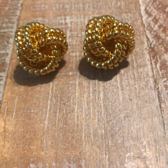 Jewelry - Vintage Gold Knot Earrings.